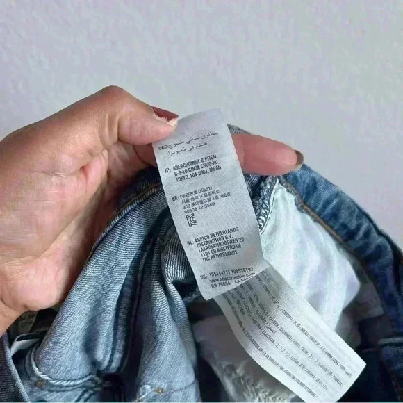 Abercrombie & Fitch Ultra High Rise The Ankle Straight Distressed Jean Size 27/4 - Picture 11 of 11